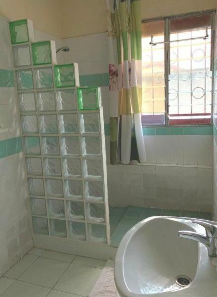 Residence Bertille Abidjan Cocody Экстерьер фото